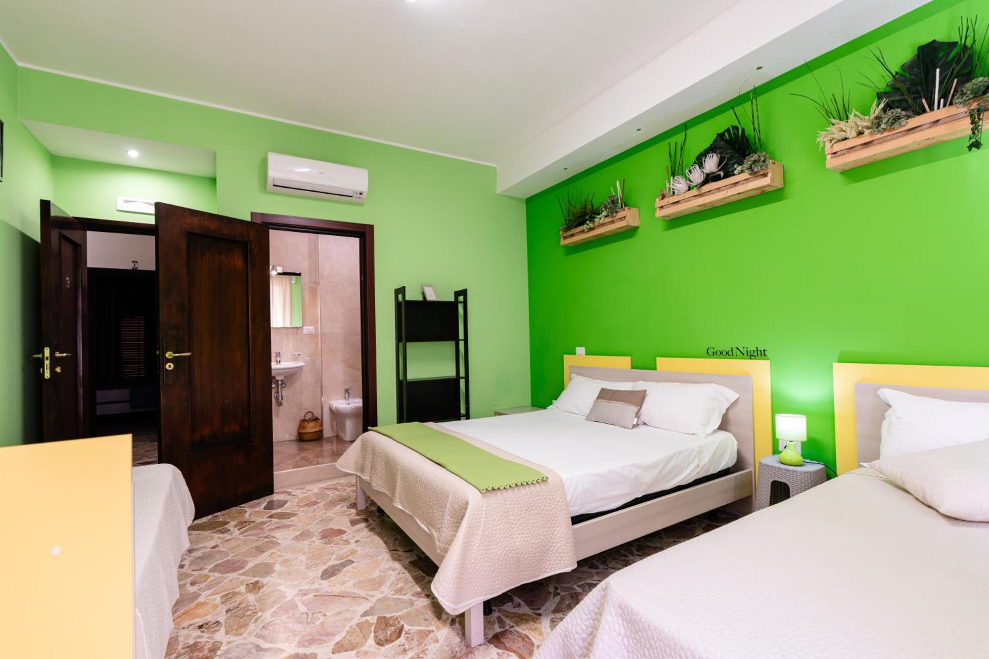 Santa Croce Rooms Barletta Exterior photo